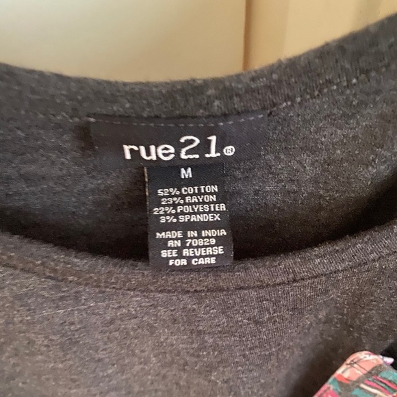 Rue 21 top - Picture 2 of 3